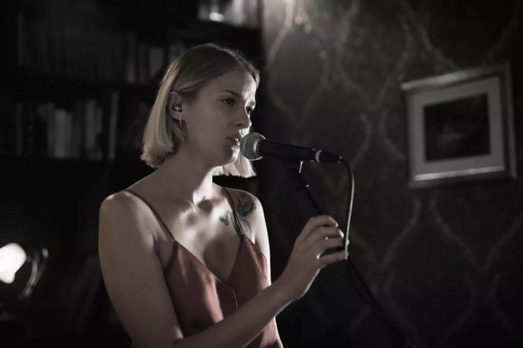 SM58經(jīng)典人聲話(huà)筒