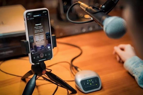 SM58經(jīng)典人聲話(huà)筒