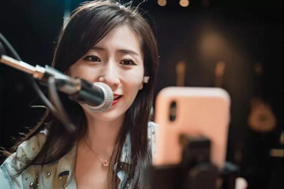 SM58經(jīng)典人聲話(huà)筒